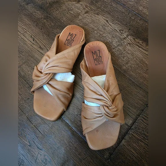 Miz Mooz Paparazzi Almond Leather Sandals 38 - Picture 3 of 6